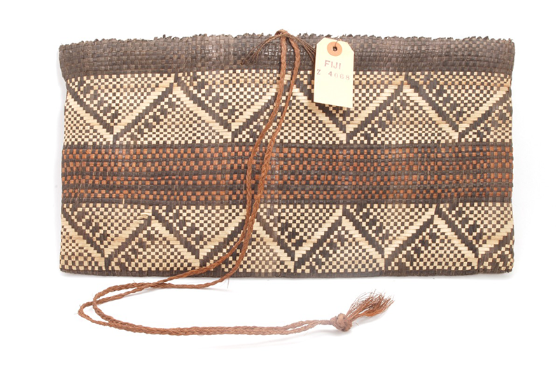Rectangular satchel made from pandanus leaf, with zizzag and chequerboard patterns